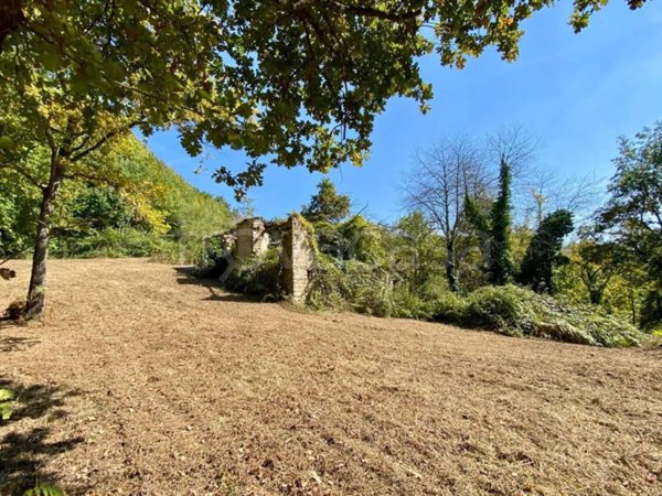 casa indipendente in vendita a Mombarcaro
