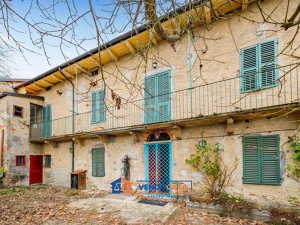 casa indipendente in vendita a Mombarcaro