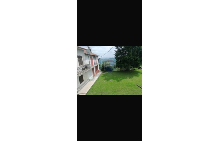 casa indipendente in vendita a Mombarcaro