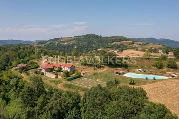 casale in vendita a Mombarcaro