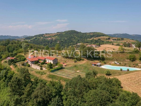 casa indipendente in vendita a Mombarcaro