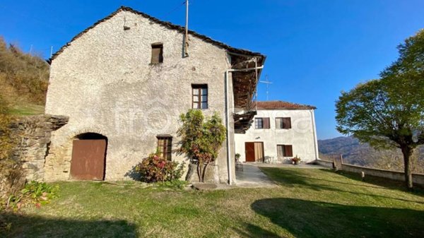 casa indipendente in vendita a Mombarcaro