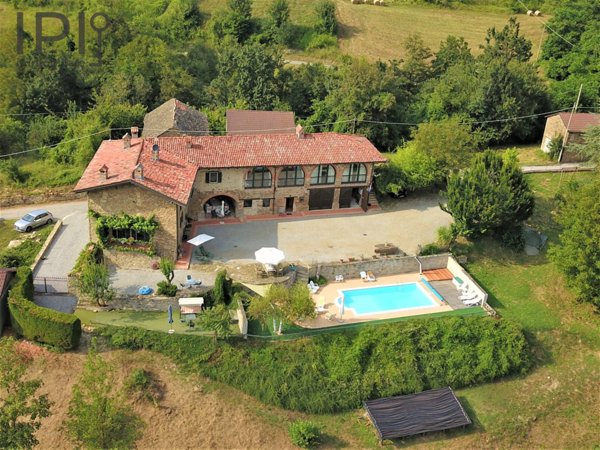 casa indipendente in vendita a Mombarcaro