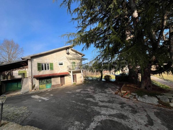 casa indipendente in vendita a Mombasiglio