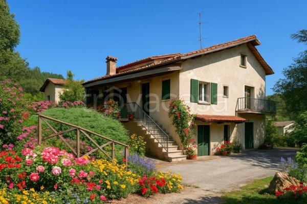 casa indipendente in vendita a Mombasiglio