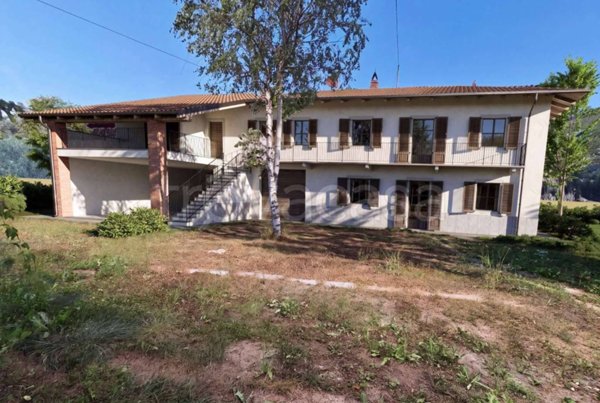 casa indipendente in vendita a Mombasiglio