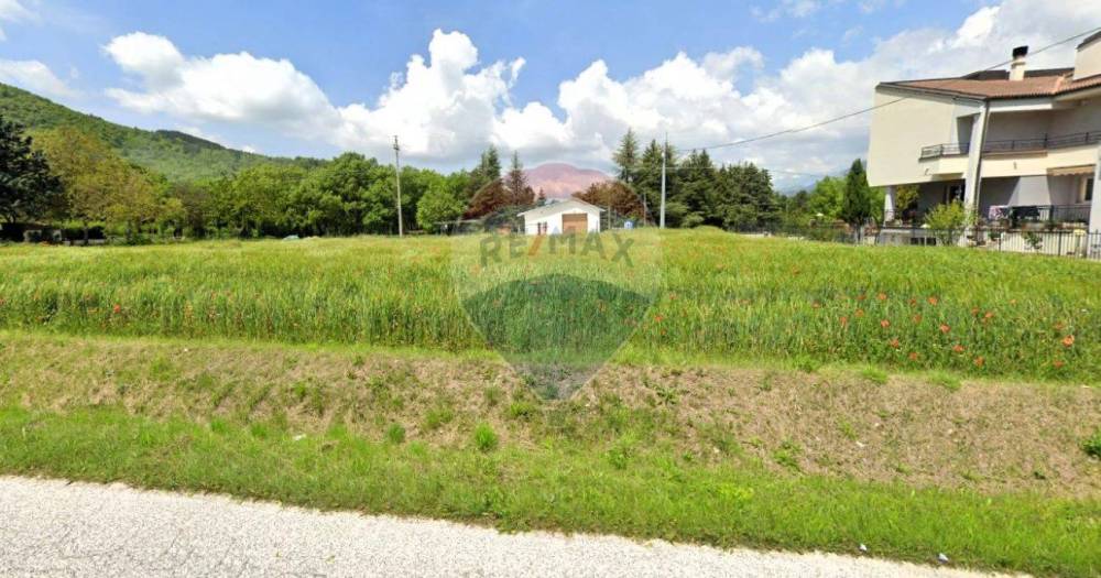 bifamiliare in vendita ad Acciano