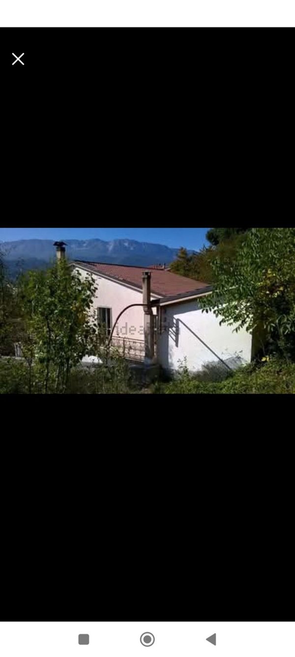 casa indipendente in vendita ad Acciano