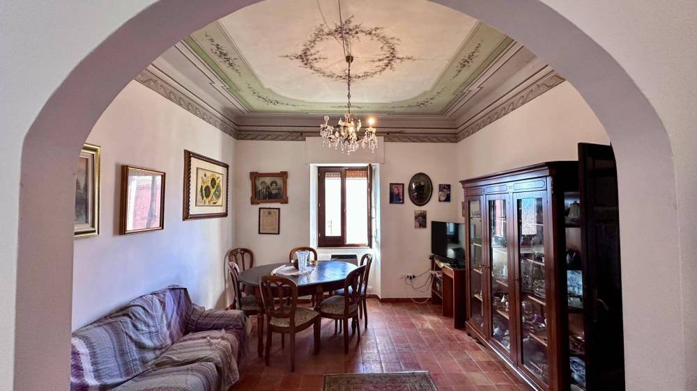 casa indipendente in vendita ad Acciano
