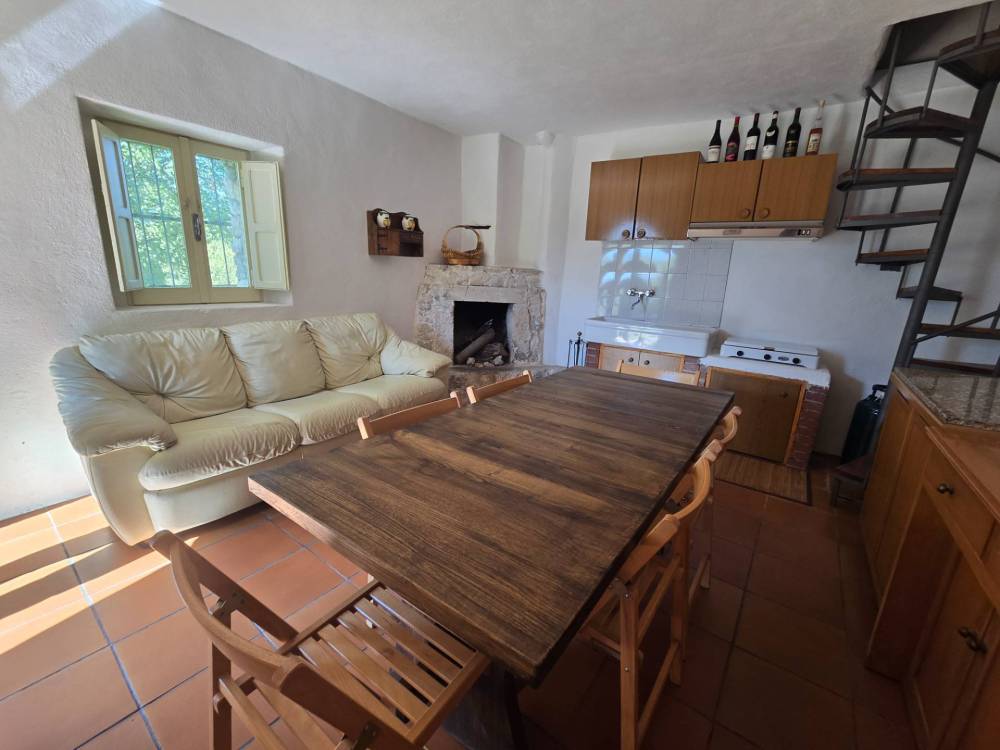 casa indipendente in vendita ad Acciano
