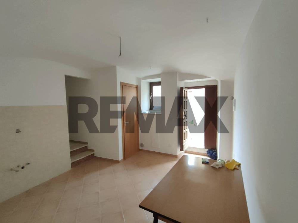 casa indipendente in vendita ad Acciano