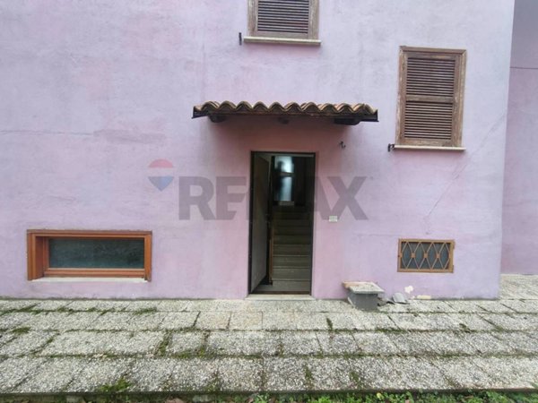 casa indipendente in vendita ad Acciano