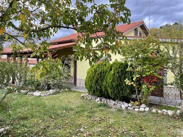 casa indipendente in vendita ad Aielli