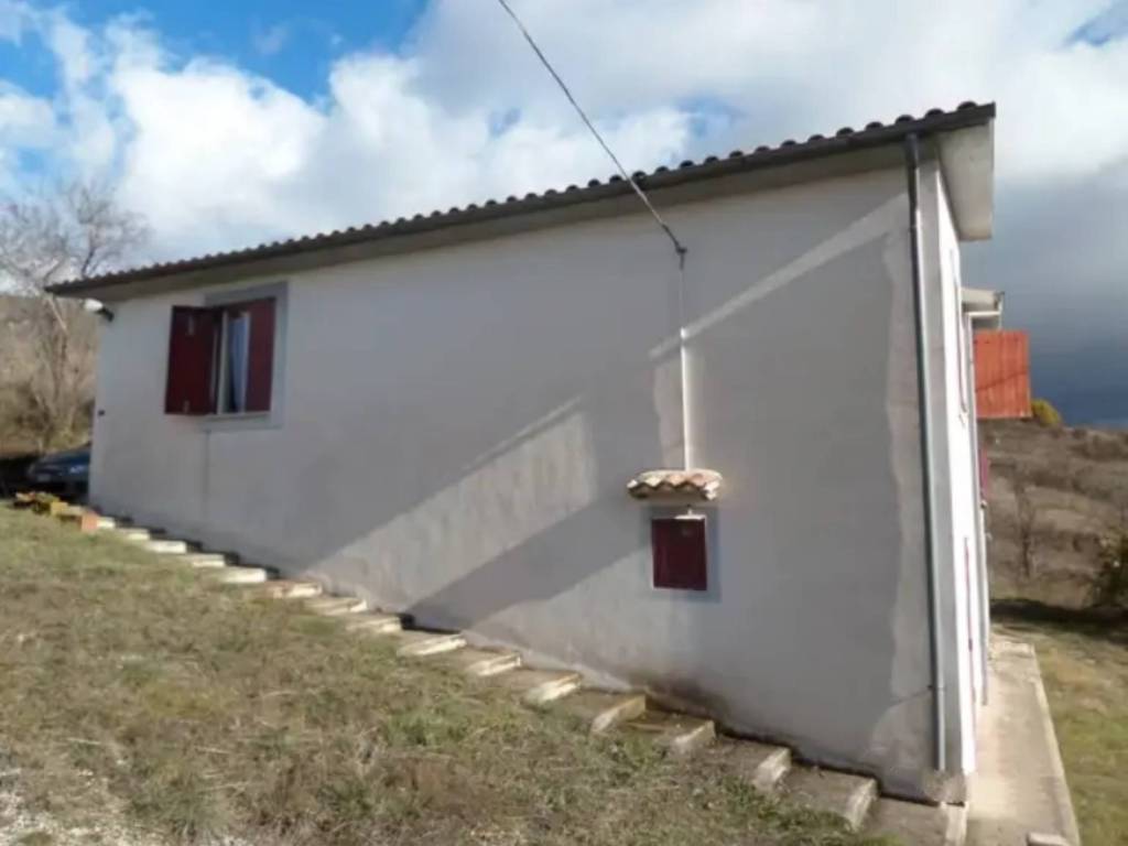 casa indipendente in vendita ad Aielli