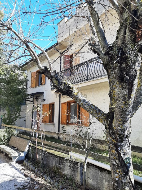 casa indipendente in vendita ad Aielli