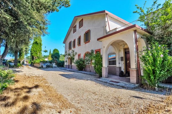 casa indipendente in vendita ad Aielli in zona Aielli Stazione