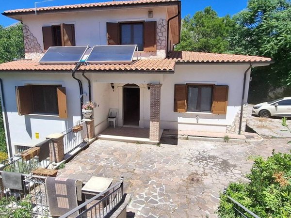 casa indipendente in vendita ad Aielli