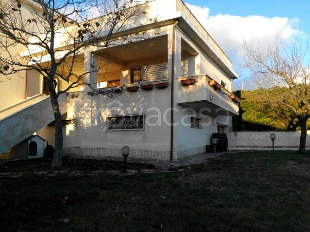 casa indipendente in vendita ad Aielli