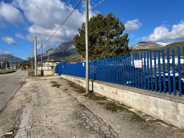 negozio in vendita ad Aielli