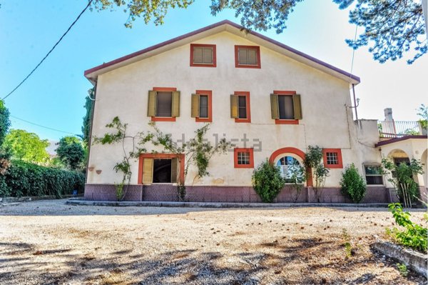 casa indipendente in vendita ad Aielli