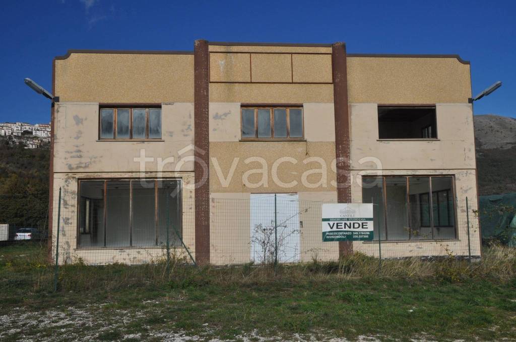 locale commerciale in vendita ad Alfedena