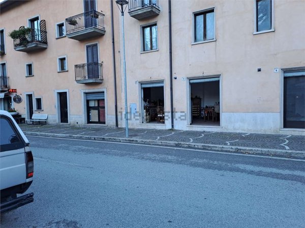 locale commerciale in vendita ad Alfedena