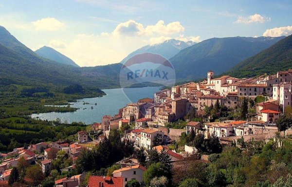locale commerciale in vendita ad Alfedena