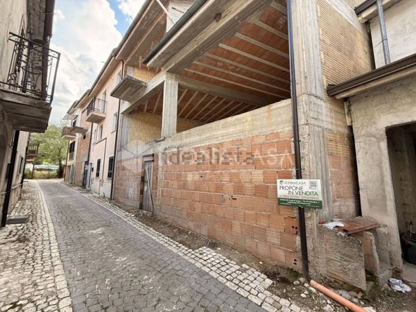 casa semindipendente in vendita ad Alfedena