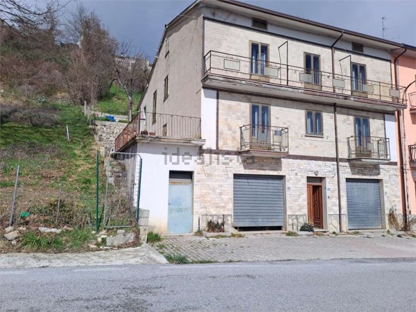 appartamento in vendita ad Ateleta in zona Carceri Alte