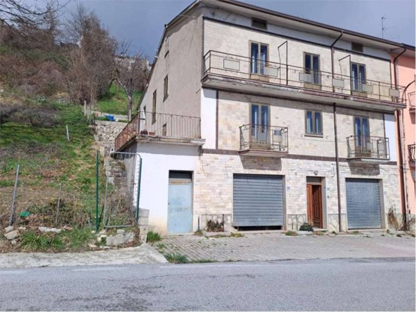 appartamento in vendita ad Ateleta in zona Carceri Alte