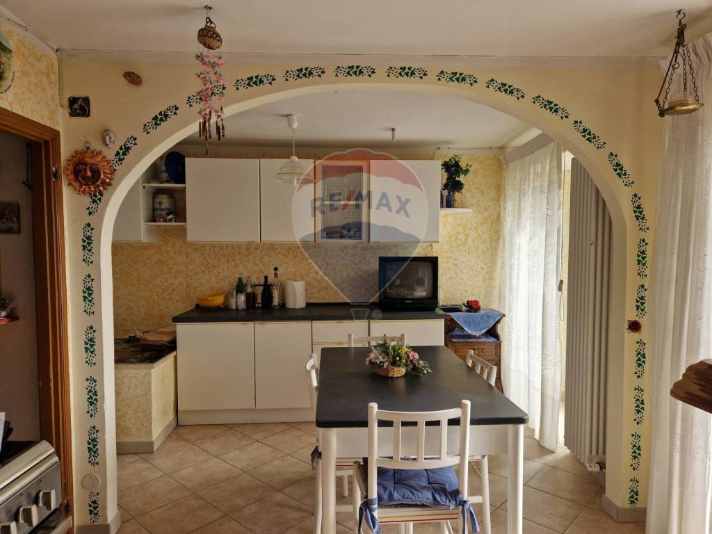 casa indipendente in vendita ad Ateleta in zona Sant'Elena