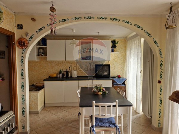 casa indipendente in vendita ad Ateleta in zona Sant'Elena