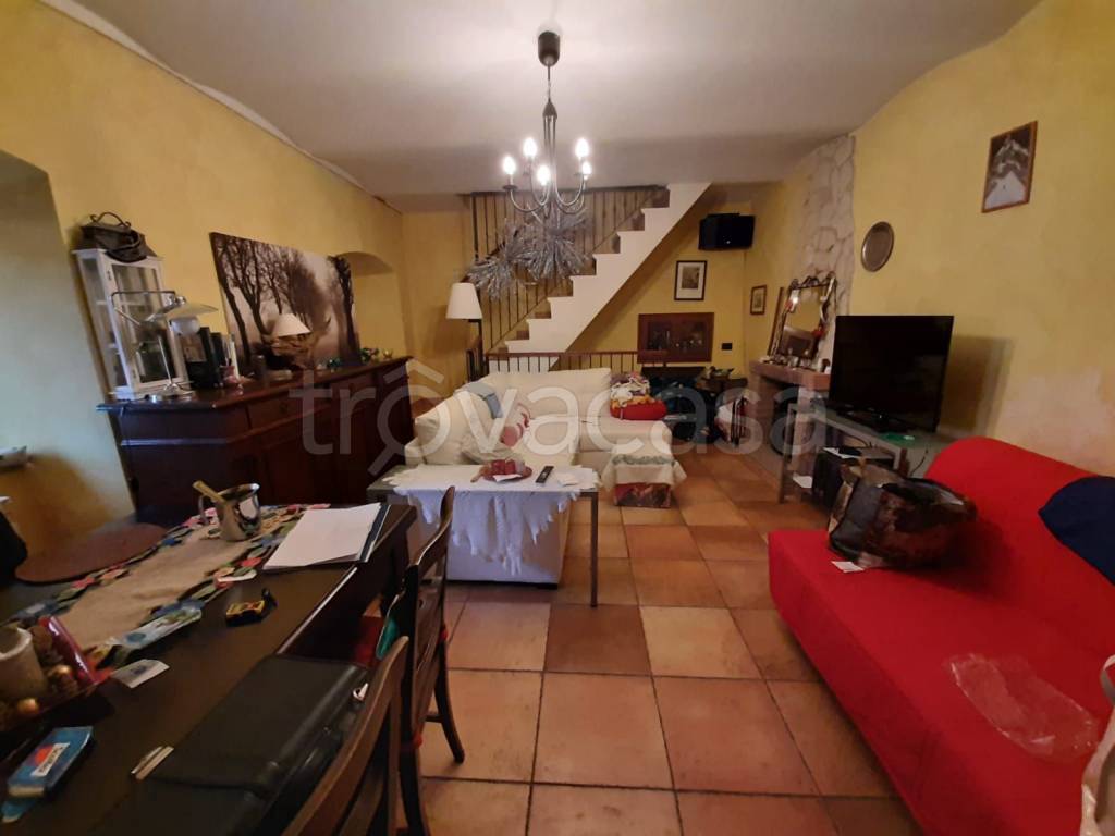 casa indipendente in vendita ad Ateleta in zona Carceri Basse