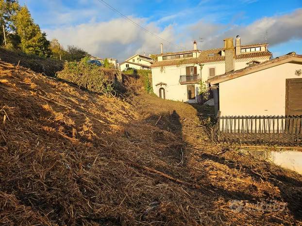 intera palazzina in vendita ad Ateleta in zona Carceri Alte