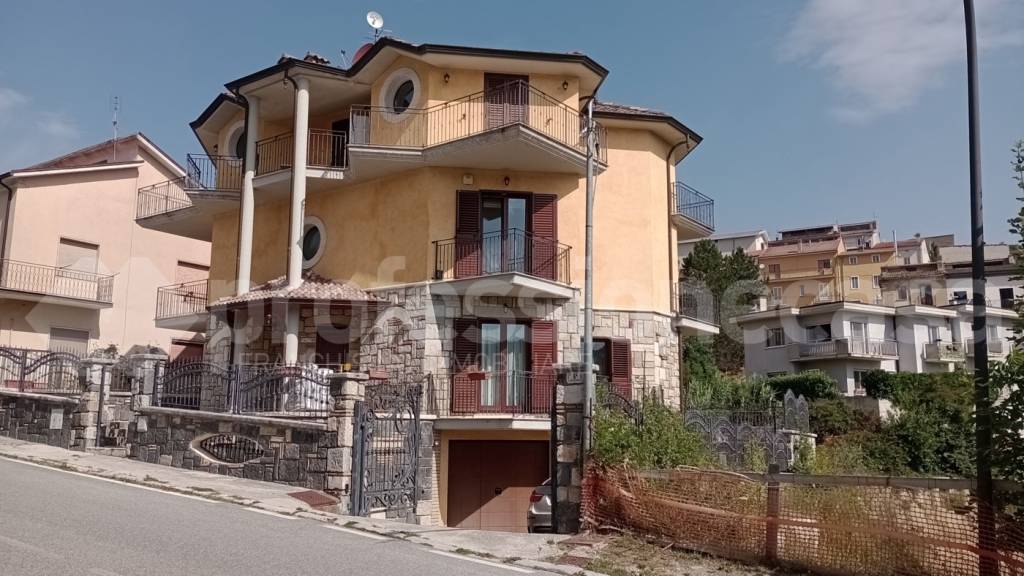casa indipendente in vendita ad Ateleta in zona Carceri Basse
