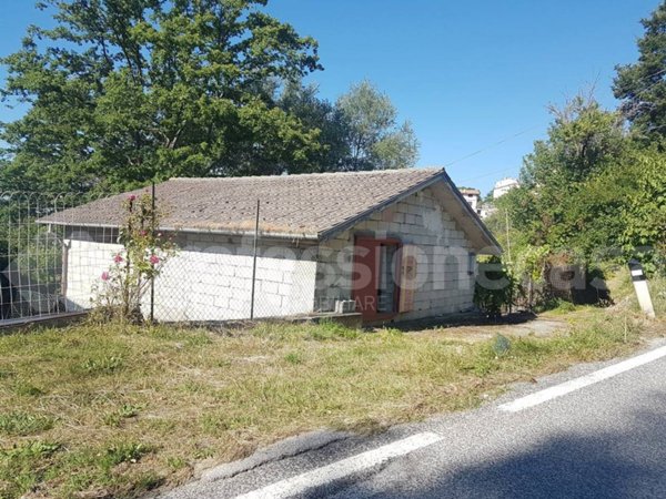 casa indipendente in vendita ad Ateleta in zona Carceri Basse