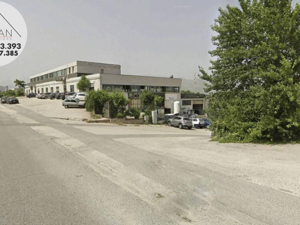 locale commerciale in vendita ad Avezzano in zona Incile