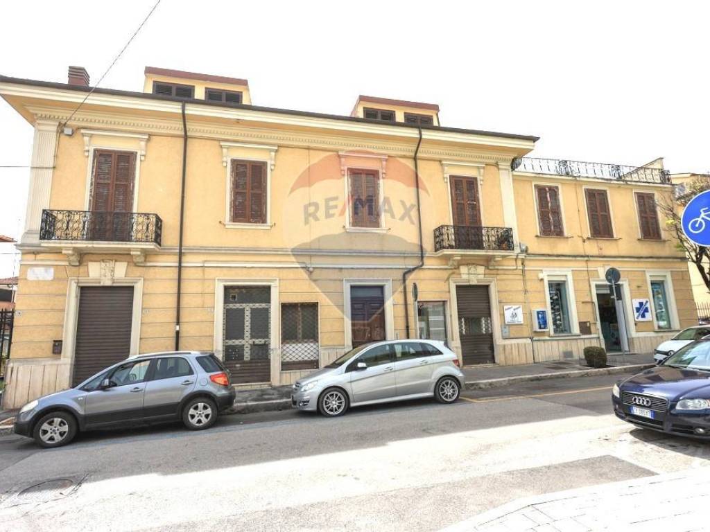 negozio in vendita ad Avezzano