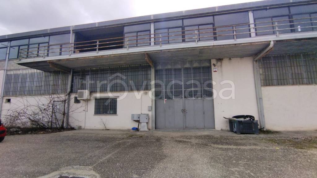 locale commerciale in vendita ad Avezzano