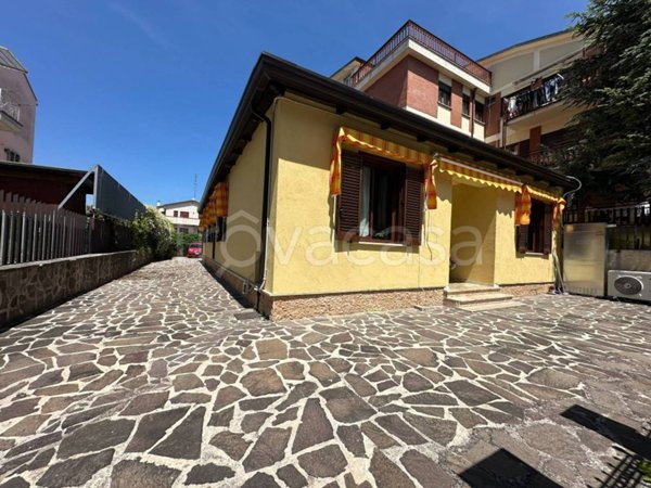 casa indipendente in vendita ad Avezzano