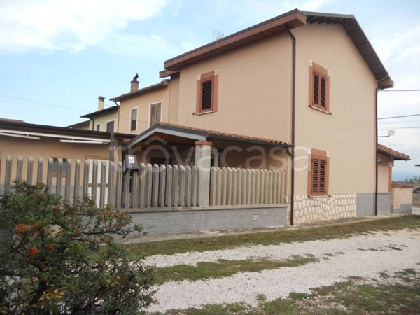 casa indipendente in vendita ad Avezzano