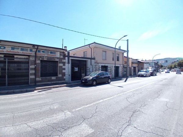 locale commerciale in vendita ad Avezzano