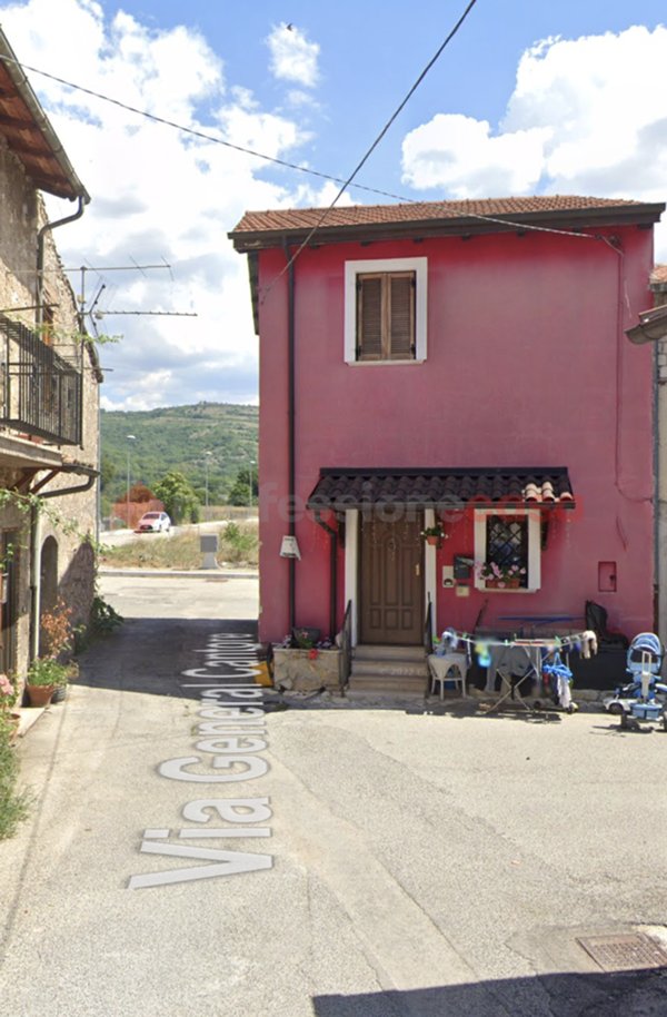 casa indipendente in vendita ad Avezzano
