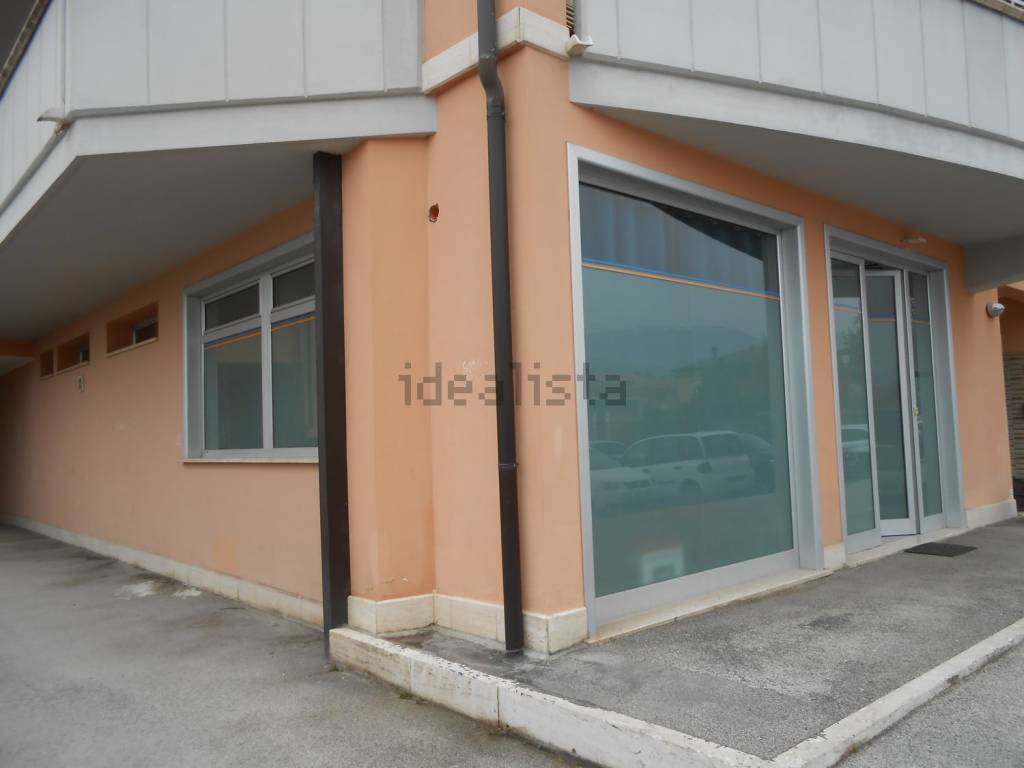negozio in vendita ad Avezzano