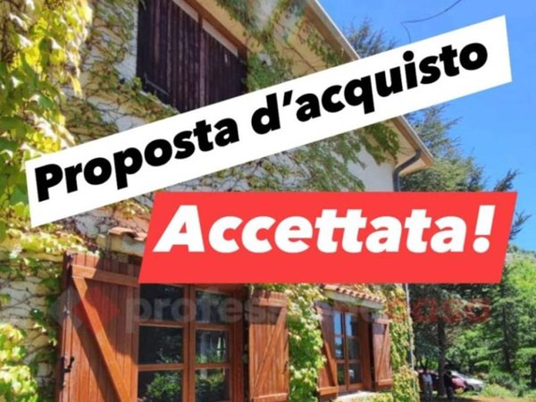 casa indipendente in vendita ad Avezzano in zona San Pelino