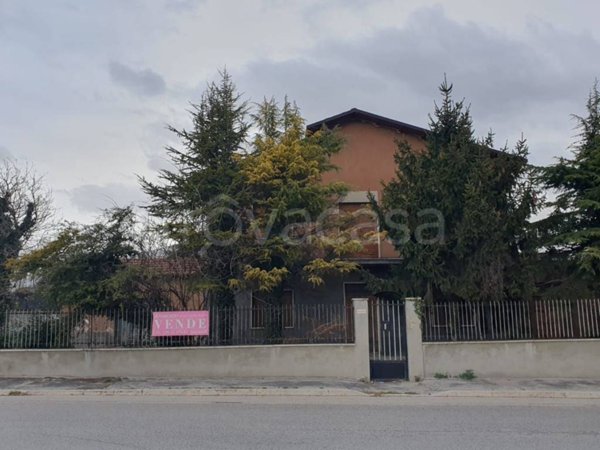 casa indipendente in vendita ad Avezzano in zona Via Nuova