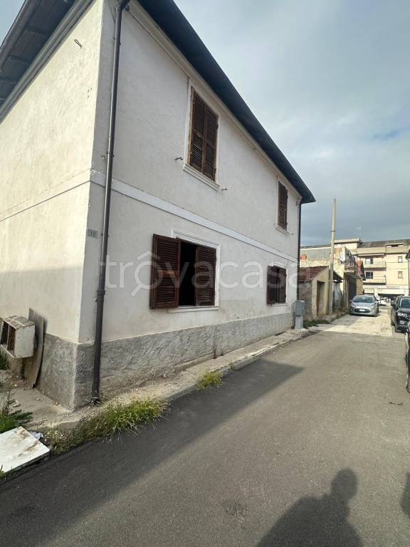 casa indipendente in vendita ad Avezzano