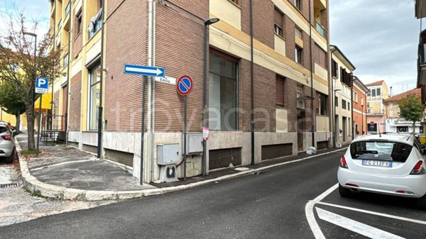 negozio in vendita ad Avezzano