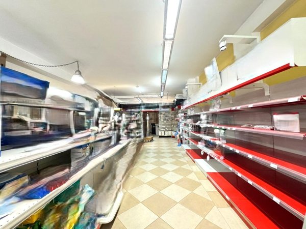 locale commerciale in vendita ad Avezzano