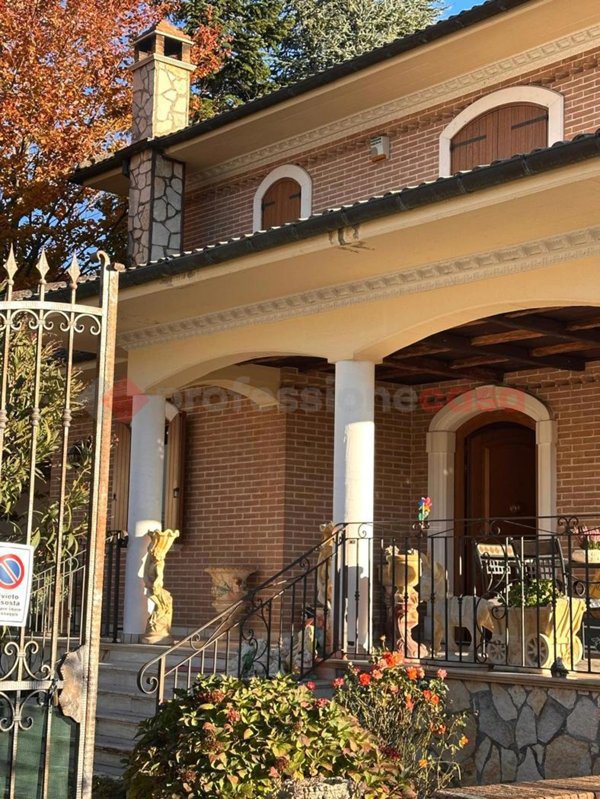 casa indipendente in vendita ad Avezzano